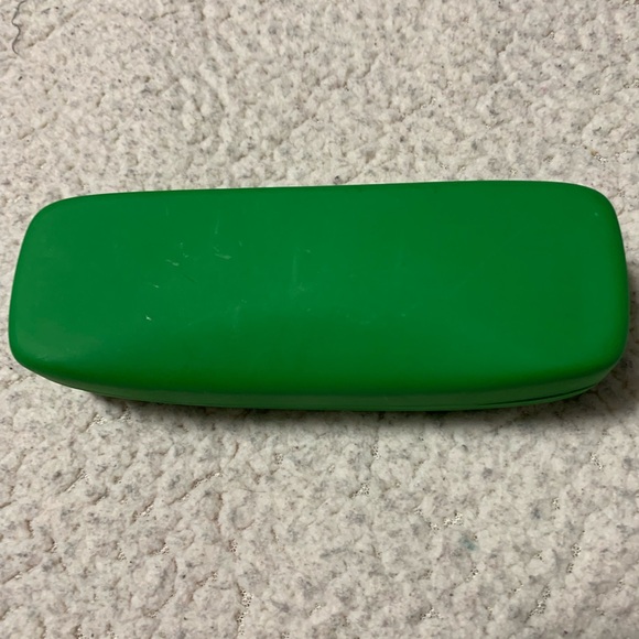 Green case - Picture 4 of 4